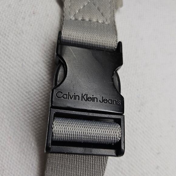 CALVIN KLEIN WOMEN'S GRAY CITY NYLON SHOULDER CROSSBODY BAG LIGHT 10"L x 5"H - Picture 5 of 16